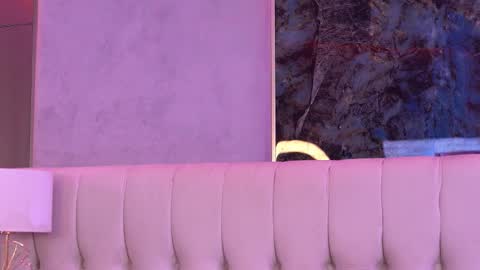 IsabelleHunt online show from 09.18.25