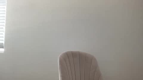 Snapshot of isabellekinsley chatting on 10.29.25 isabellekinsley online show from 10.29.25