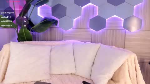 Snapshot of isabellestorm chatting on 06.15.26 online show from 06.15.26