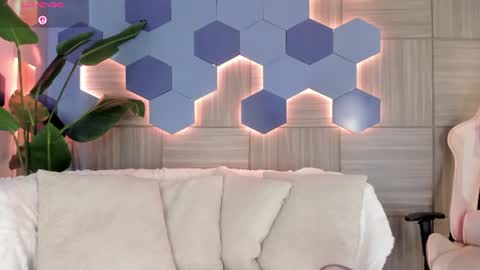 Snapshot of isabellestorm chatting on 07.14.26 online show from 07.14.26