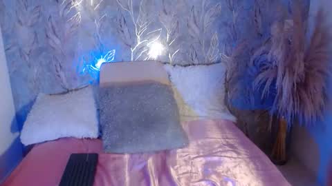 isabellj28 online show from 12.03.25