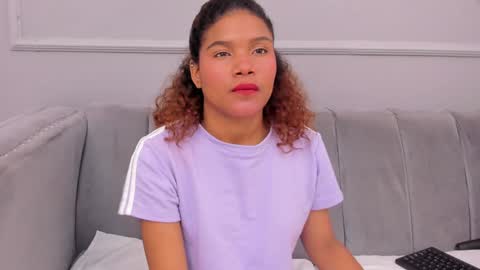 Isabellsmmith online show from 01.18.25