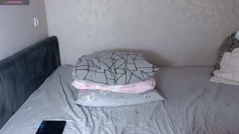 isabelswan online show from 10.06.25