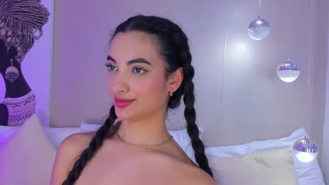 Snapshot of isamonroee chatting on 12.30.24 Isa Monroee online show from 12.30.24