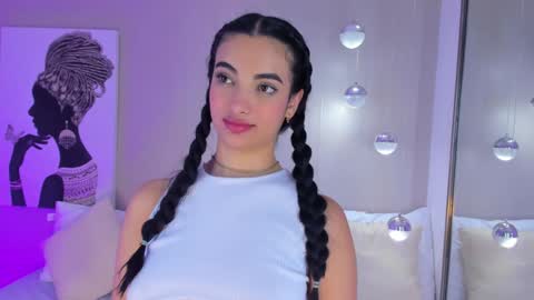 Snapshot of isamonroee chatting on 12.31.24 Isa Monroee online show from 12.31.24