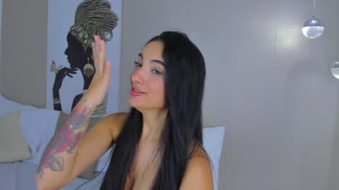 Snapshot of isamonroee chatting on 01.21.25 Isa Monroee online show from 01.21.25