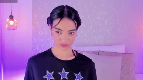 Snapshot of isamonroee chatting on 09.15.25 Isa Monroee online show from 09.15.25