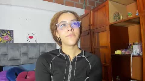 Isabela  online show from 09.23.25