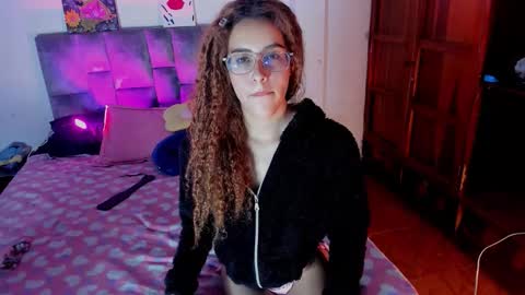 Isabela  online show from 09.30.25
