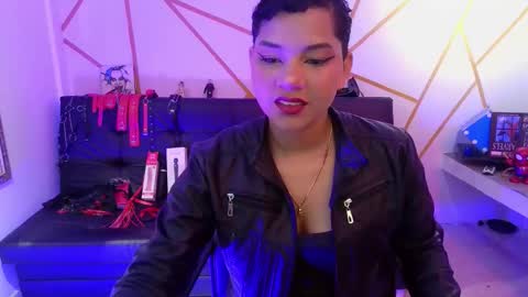isabela online show from 10.06.25