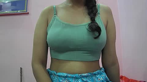 ishika_singh_ online show from 10.20.25