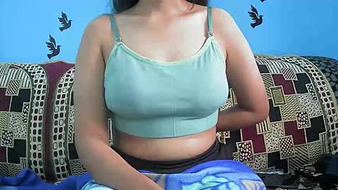 ishika_singh_ online show from 12.17.25