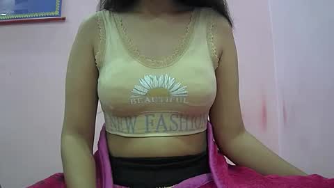 ishika_singh_ online show from 12.18.25