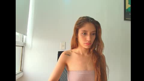 Snapshot of isis_pink chatting on 02.10.26 Alaya online show from 02.10.26