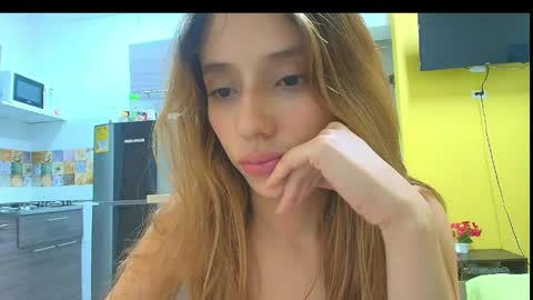 Snapshot of isis_pink chatting on 06.05.26 Alaya online show from 06.05.26