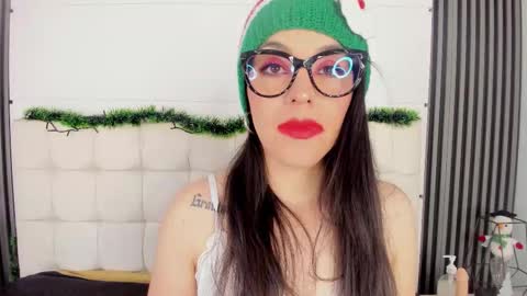 Isis Noir online show from 12.20.25