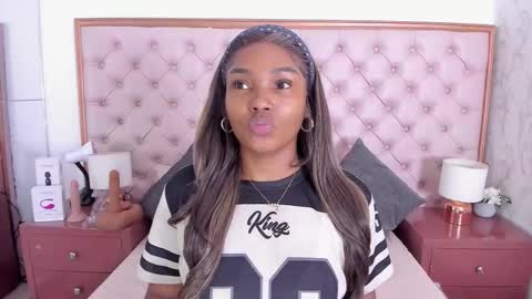 Vanessa online show from 11.04.25