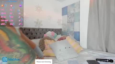 Snapshot of islaa_bluee chatting on 02.23.26 Isla Blue online show from 02.23.26