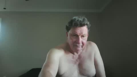 island625103 online show from 11.02.25