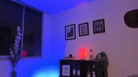 Julyane online show from 02.24.25