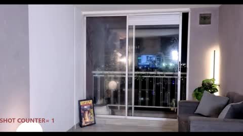 Julyane online show from 11.23.25