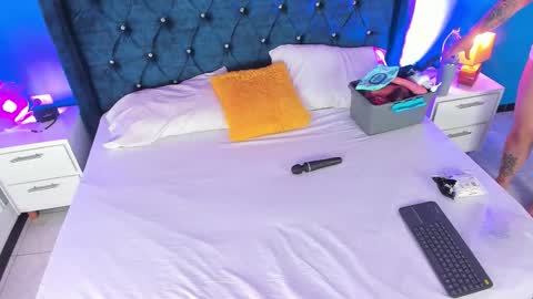 Issa online show from 03.26.26