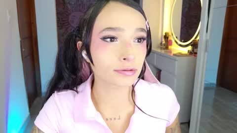 I S S A B E L A Igissaa ax    Xlittleissa  online show from 02.18.26