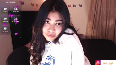 Snapshot of issa_gg chatting on 09.23.25 isabella p online show from 09.23.25