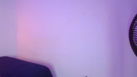 Snapshot of issa_kitty chatting on 02.27.25 issa_kitty online show from 02.27.25