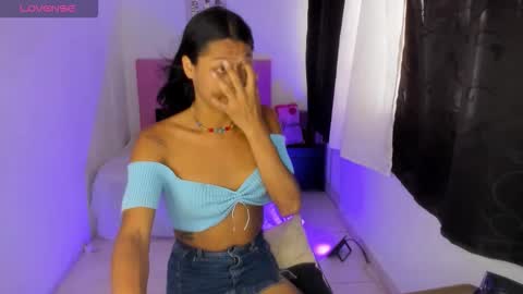 Snapshot of issa_kitty chatting on 10.11.25 issa_kitty online show from 10.11.25