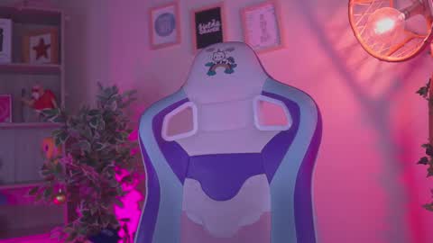 Snapshot of issa_monterrey chatting on 02.23.26 ISSA online show from 02.23.26