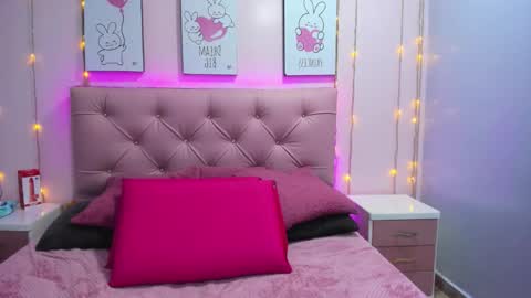 Snapshot of issaa_tyler chatting on 11.06.25 Issa online show from 11.06.25