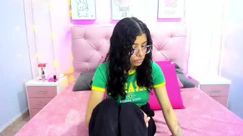 Snapshot of issaa_tyler chatting on 11.21.25 Issa online show from 11.21.25