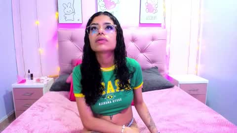 Snapshot of issaa_tyler chatting on 11.26.25 Issa online show from 11.26.25