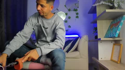 Snapshot of issac_james chatting on 12.21.24 Issac online show from 12.21.24