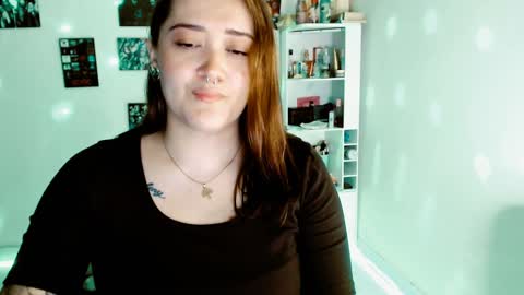 Yiz online show from 12.08.24