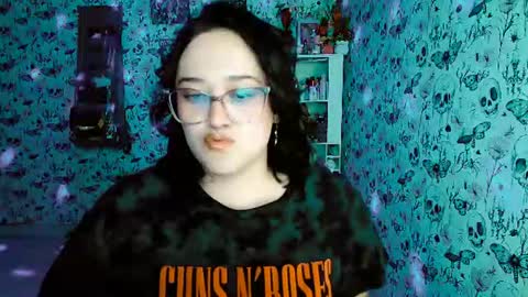 Yiz online show from 07.04.26