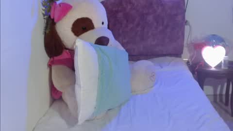 Itala Gomez online show from 10.24.25