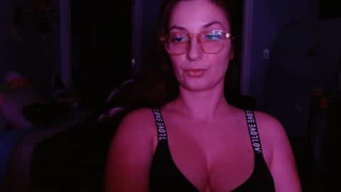 Bella Bloom online show from 12.20.24