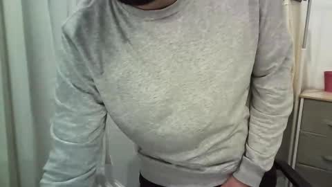 italianboybcn online show from 12.17.25