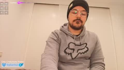 Snapshot of italianhorny2018 chatting on 12.22.25 Gio online show from 12.22.25