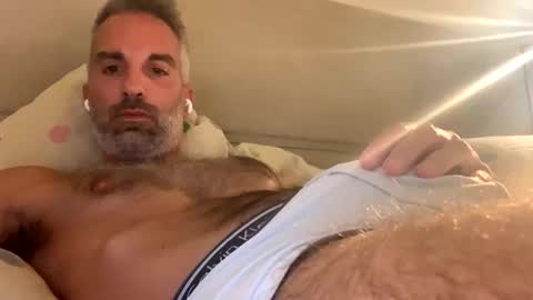 Snapshot of italiantoyboy84 chatting on 10.01.25 italiantoyboy84 online show from 10.01.25