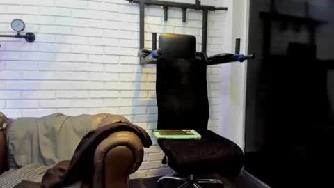 Italo Moore online show from 10.25.25