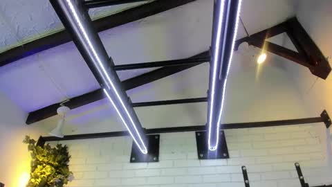 Italo Moore online show from 11.06.25