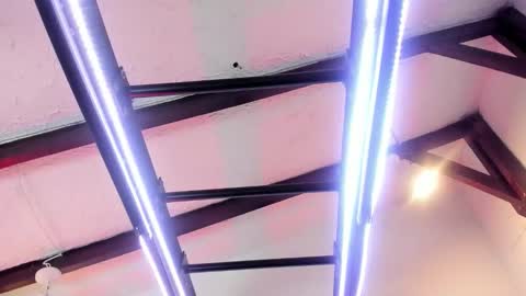 Italo Moore online show from 11.21.25