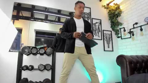 Italo Moore online show from 01.08.26