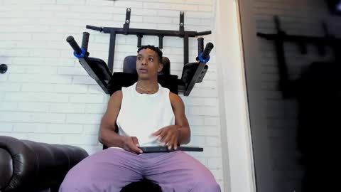 Italo Moore online show from 01.12.26