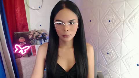 Snapshot of itgirl_cathy chatting on 01.23.25 CathCathy online show from 01.23.25