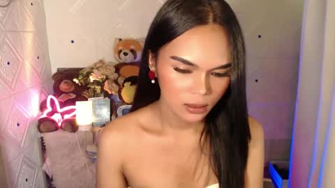 Snapshot of itgirl_cathy chatting on 02.11.25 CathCathy online show from 02.11.25