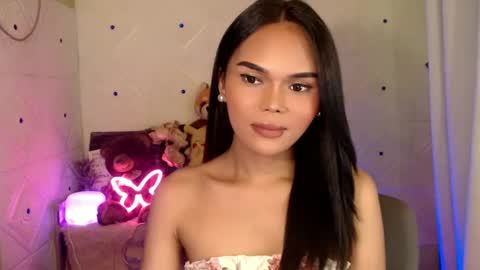 Snapshot of itgirl_cathy chatting on 02.14.25 CathCathy online show from 02.14.25